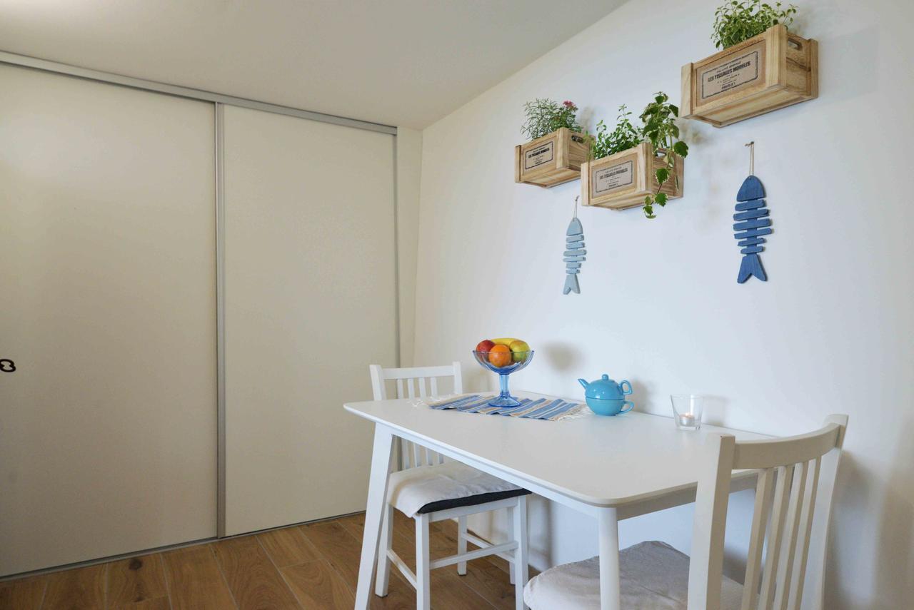 Sea Side Apartment Murter Exterior foto