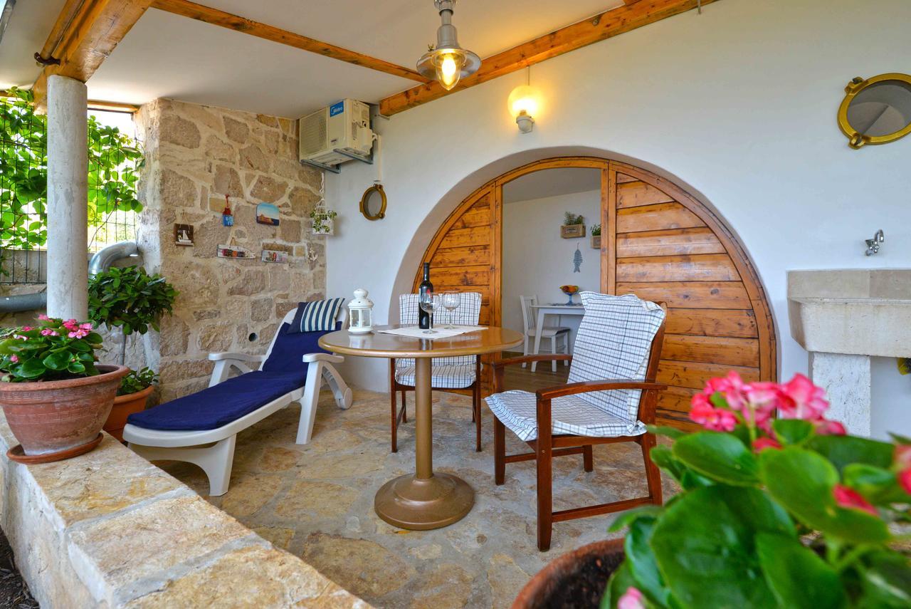 Sea Side Apartment Murter Exterior foto