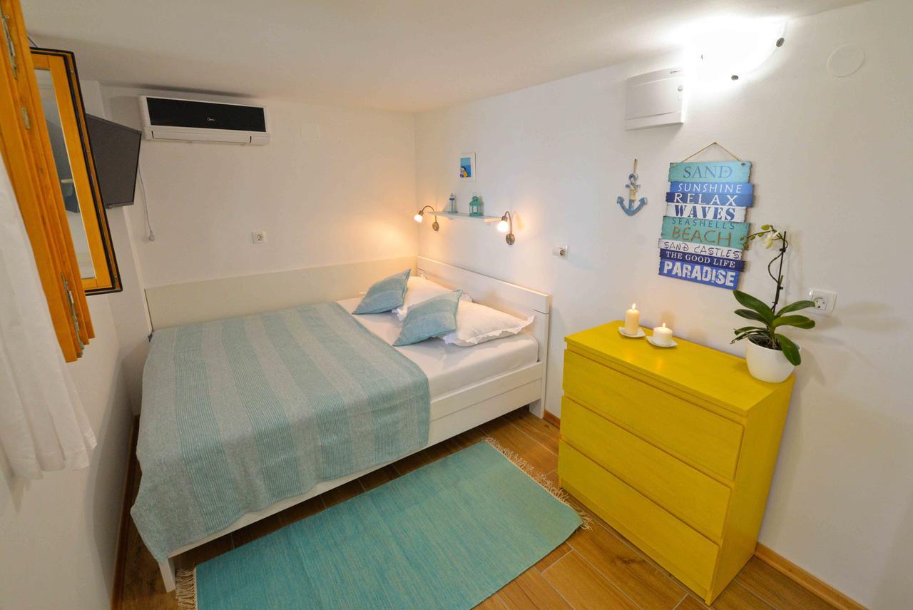 Sea Side Apartment Murter Exterior foto